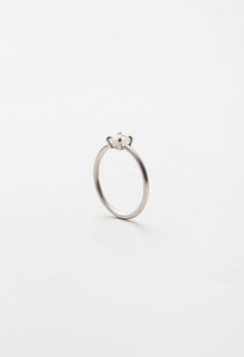 Engagement Ring / Pt900 / Rough Diamond