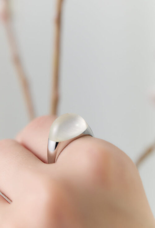 Milky Quartz Mini Rock Ring / Round / Silver